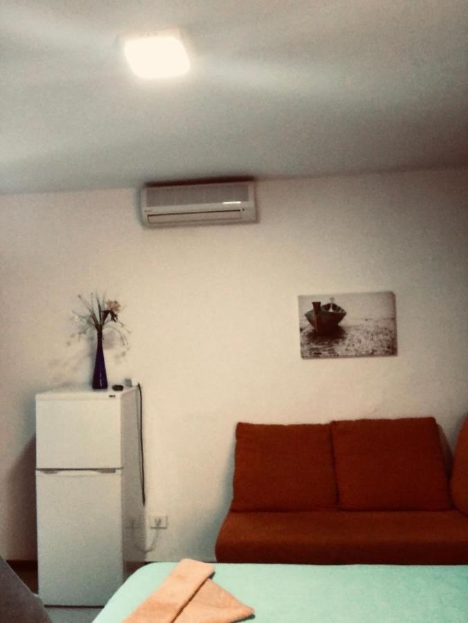 La Casa Del Primo Yo Trabajo Y Tu Beneficio *