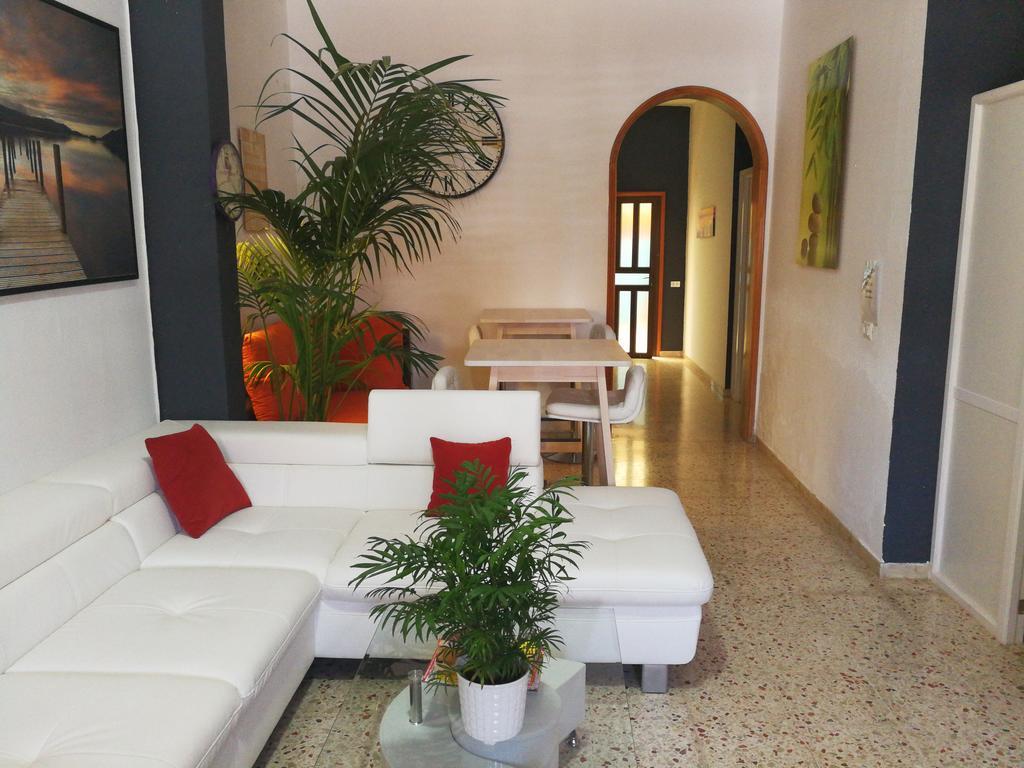 La Casa Del Primo Yo Trabajo Y Tu Beneficio